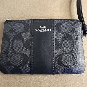 EUC Coach Corner Zip Wristlet In Signature Canvas With Stripe